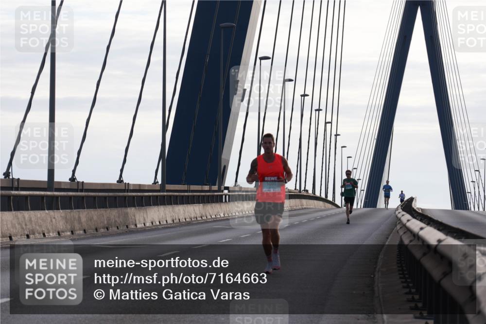 03.10.2024 - Köhlbrandbrückenlauf Matties Gatica Varas http://msf.ph/oto/7164663 03.10.2024 09:17:14 Position 2 1006 meine-sportfotos.de
