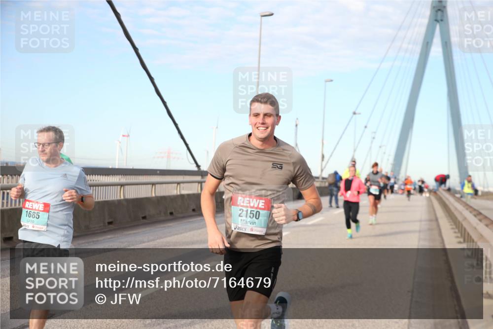 03.10.2024 - Köhlbrandbrückenlauf Jannik Wohlers http://msf.ph/oto/7164679 03.10.2024 09:41:41 Position 2 1685, 2150 meine-sportfotos.de