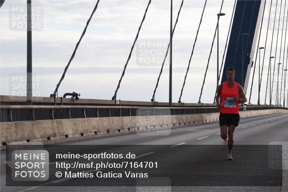 03.10.2024 - Köhlbrandbrückenlauf Matties Gatica Varas http://msf.ph/oto/7164701 03.10.2024 09:17:16 Position 2 1006 meine-sportfotos.de