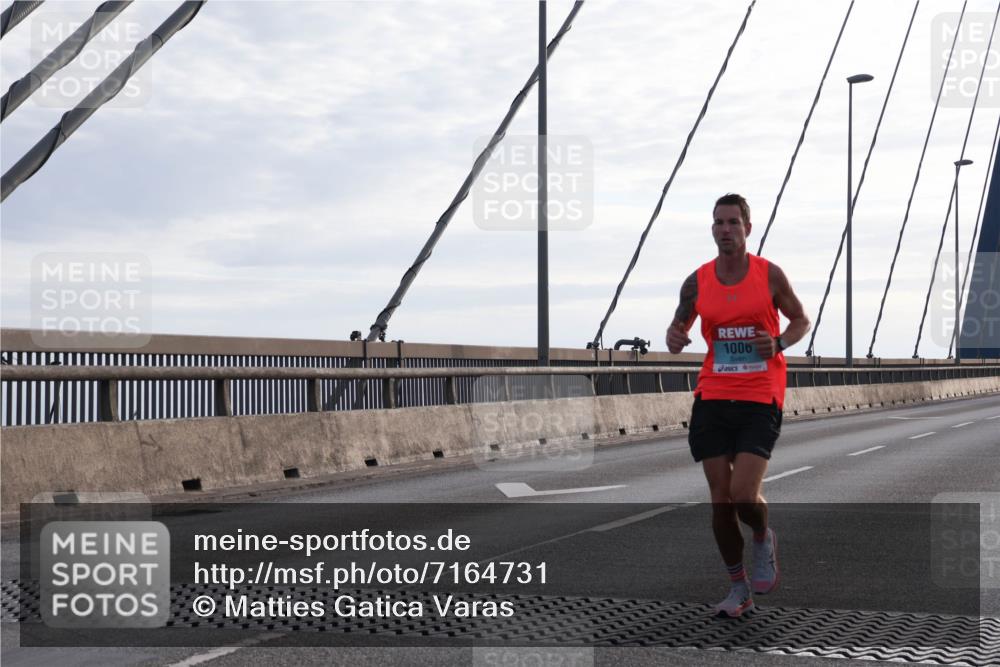 03.10.2024 - Köhlbrandbrückenlauf Matties Gatica Varas http://msf.ph/oto/7164731 03.10.2024 09:17:18 Position 2 1006 meine-sportfotos.de