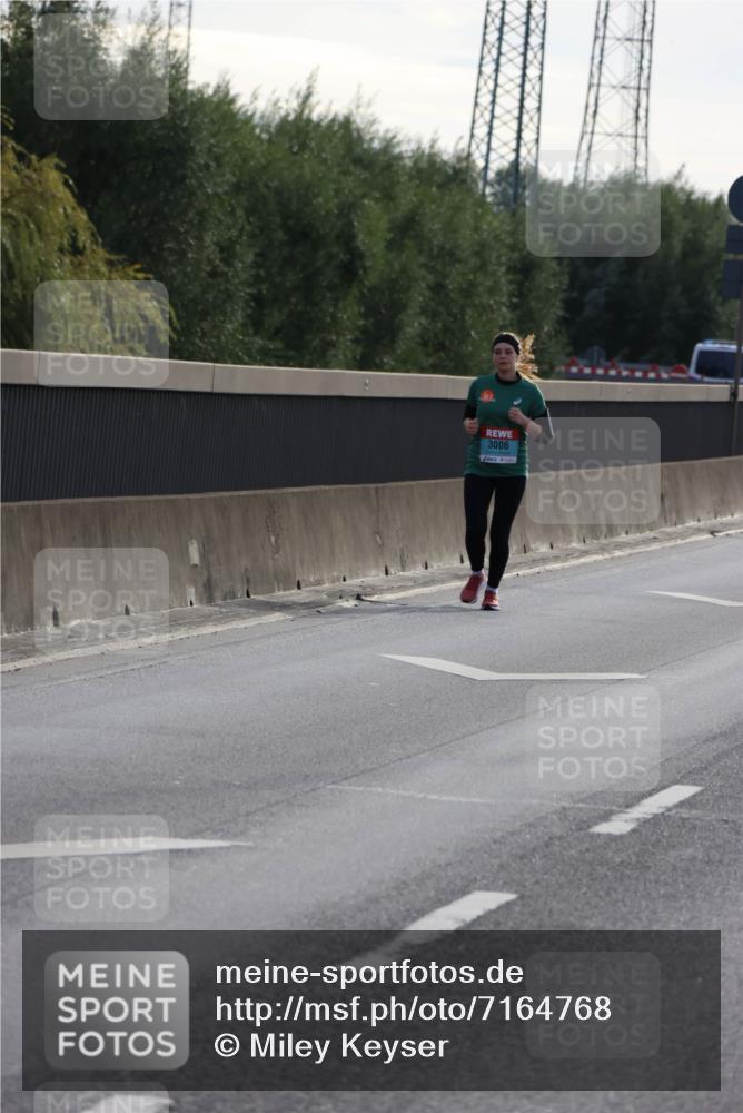 03.10.2024 - Köhlbrandbrückenlauf Miley Keyser http://msf.ph/oto/7164768 03.10.2024 09:28:40 Position 3 3006 meine-sportfotos.de