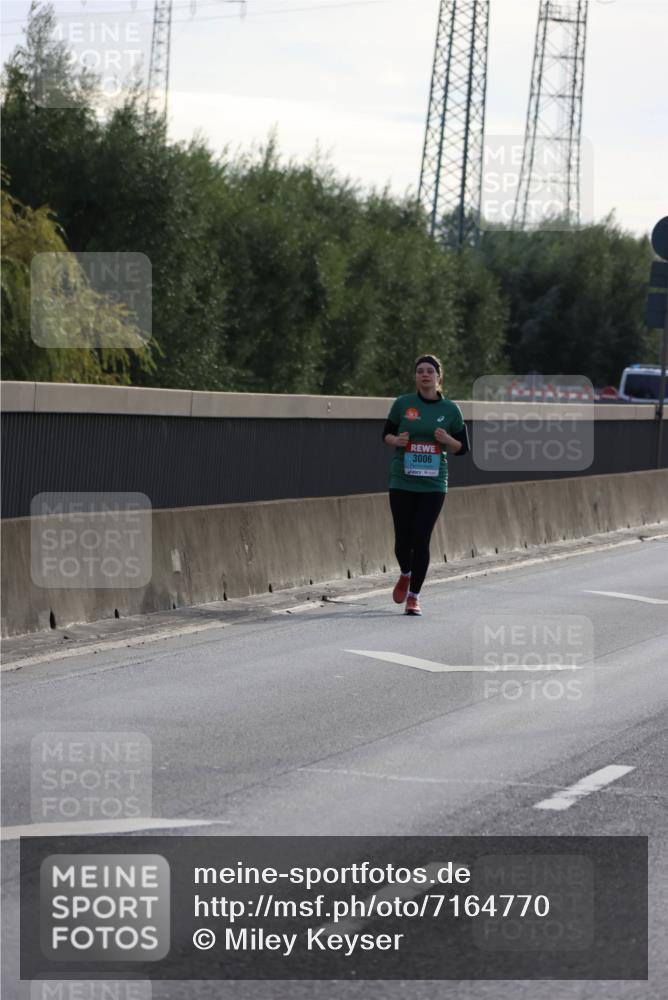 03.10.2024 - Köhlbrandbrückenlauf Miley Keyser http://msf.ph/oto/7164770 03.10.2024 09:28:40 Position 3 3006 meine-sportfotos.de