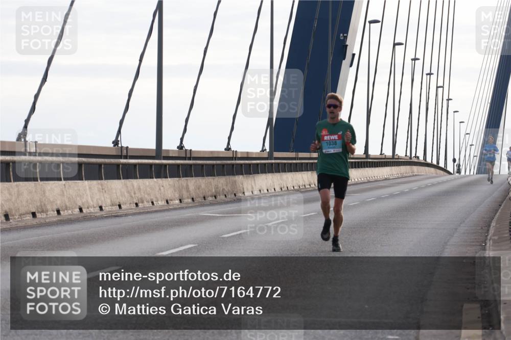 03.10.2024 - Köhlbrandbrückenlauf Matties Gatica Varas http://msf.ph/oto/7164772 03.10.2024 09:17:25 Position 2 1038 meine-sportfotos.de