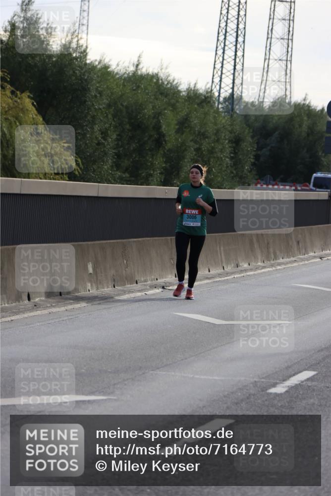 03.10.2024 - Köhlbrandbrückenlauf Miley Keyser http://msf.ph/oto/7164773 03.10.2024 09:28:41 Position 3 3006 meine-sportfotos.de