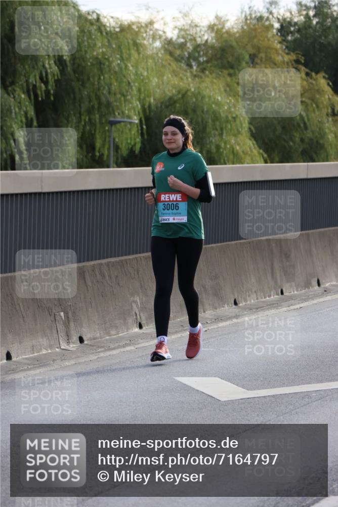 03.10.2024 - Köhlbrandbrückenlauf Miley Keyser http://msf.ph/oto/7164797 03.10.2024 09:28:48 Position 3 3006 meine-sportfotos.de