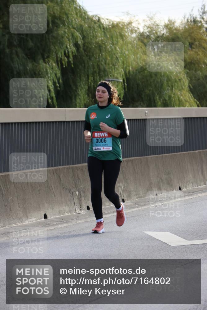 03.10.2024 - Köhlbrandbrückenlauf Miley Keyser http://msf.ph/oto/7164802 03.10.2024 09:28:49 Position 3 3006 meine-sportfotos.de