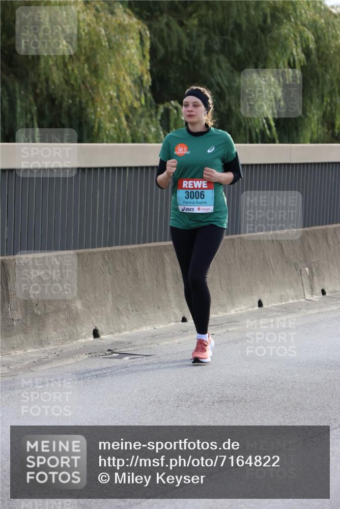 03.10.2024 - Köhlbrandbrückenlauf Miley Keyser http://msf.ph/oto/7164822 03.10.2024 09:28:51 Position 3 3006 meine-sportfotos.de