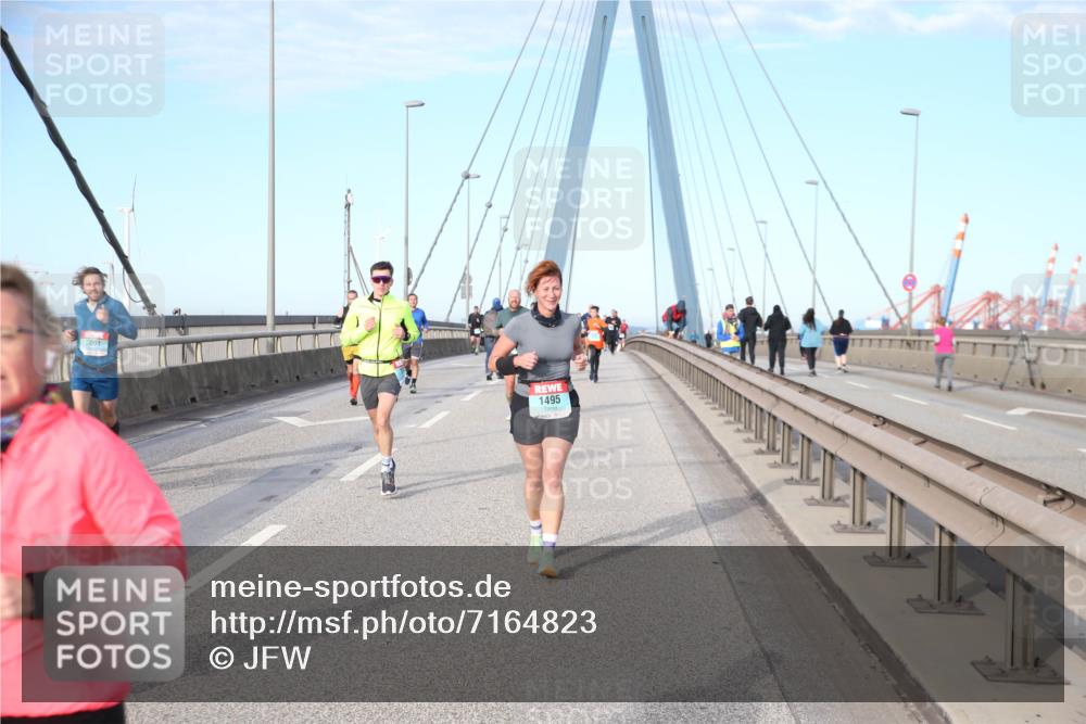 03.10.2024 - Köhlbrandbrückenlauf Jannik Wohlers http://msf.ph/oto/7164823 03.10.2024 09:41:44 Position 2 18, 1495 meine-sportfotos.de