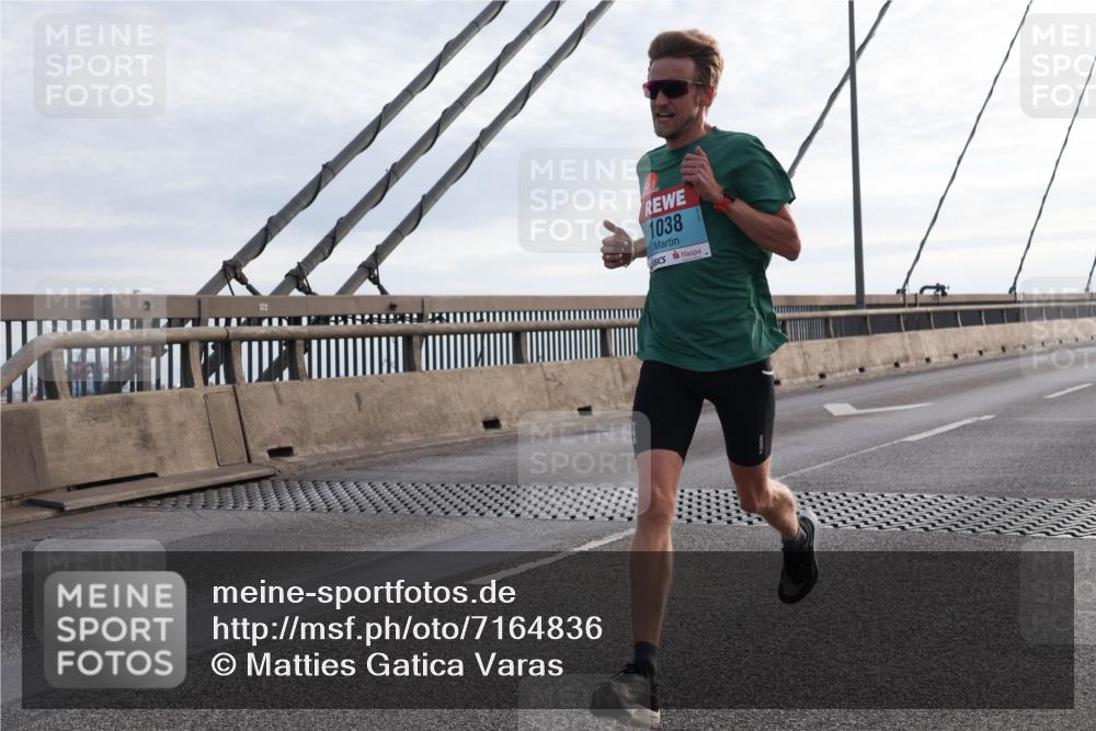 03.10.2024 - Köhlbrandbrückenlauf Matties Gatica Varas http://msf.ph/oto/7164836 03.10.2024 09:17:29 Position 2 1038 meine-sportfotos.de