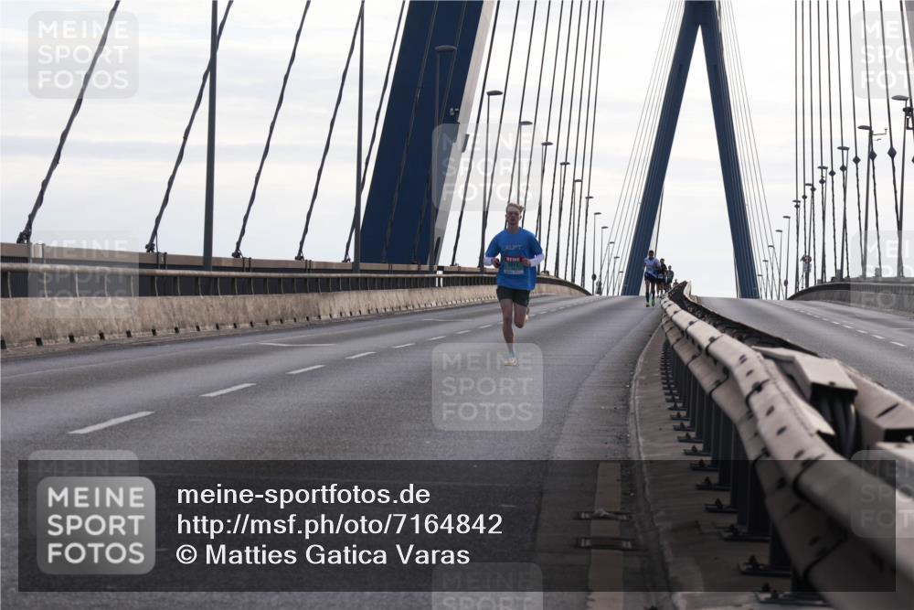 03.10.2024 - Köhlbrandbrückenlauf Matties Gatica Varas http://msf.ph/oto/7164842 03.10.2024 09:17:38 Position 2 1011 meine-sportfotos.de