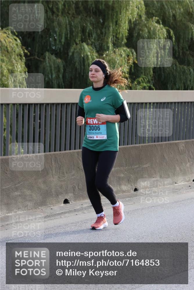 03.10.2024 - Köhlbrandbrückenlauf Miley Keyser http://msf.ph/oto/7164853 03.10.2024 09:28:53 Position 3 3006 meine-sportfotos.de