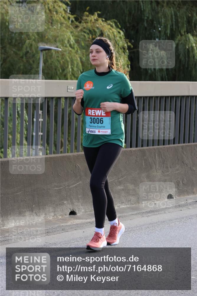 03.10.2024 - Köhlbrandbrückenlauf Miley Keyser http://msf.ph/oto/7164868 03.10.2024 09:28:54 Position 3 840, 3006 meine-sportfotos.de