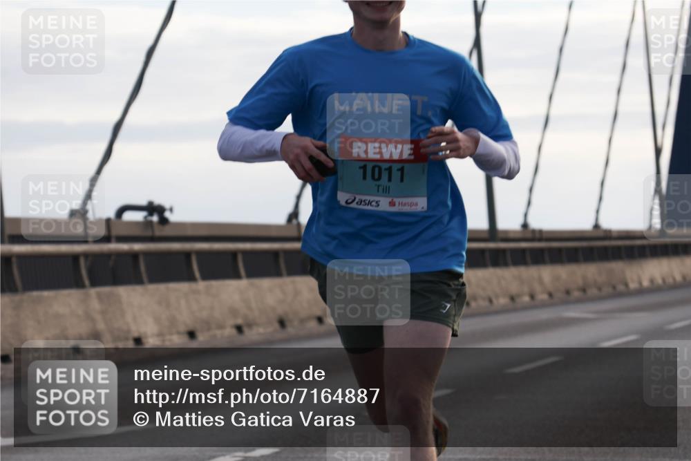 03.10.2024 - Köhlbrandbrückenlauf Matties Gatica Varas http://msf.ph/oto/7164887 03.10.2024 09:17:43 Position 2 1011 meine-sportfotos.de