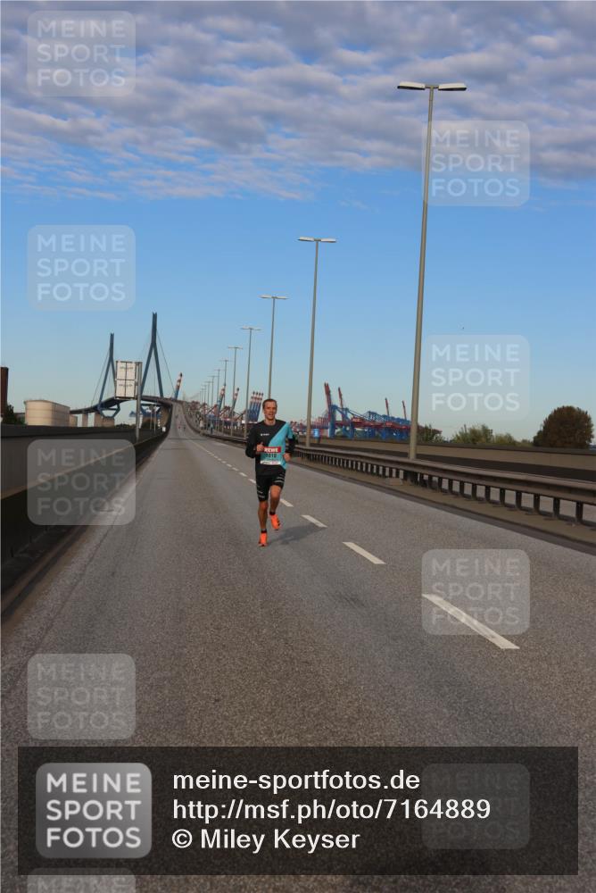 03.10.2024 - Köhlbrandbrückenlauf Miley Keyser http://msf.ph/oto/7164889 03.10.2024 09:32:40 Position 3  meine-sportfotos.de