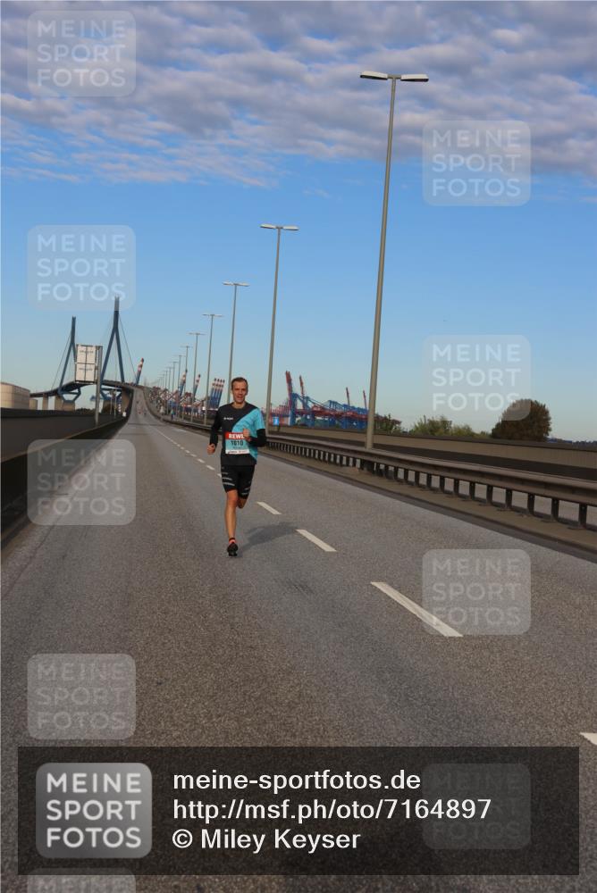 03.10.2024 - Köhlbrandbrückenlauf Miley Keyser http://msf.ph/oto/7164897 03.10.2024 09:32:40 Position 3 1010 meine-sportfotos.de