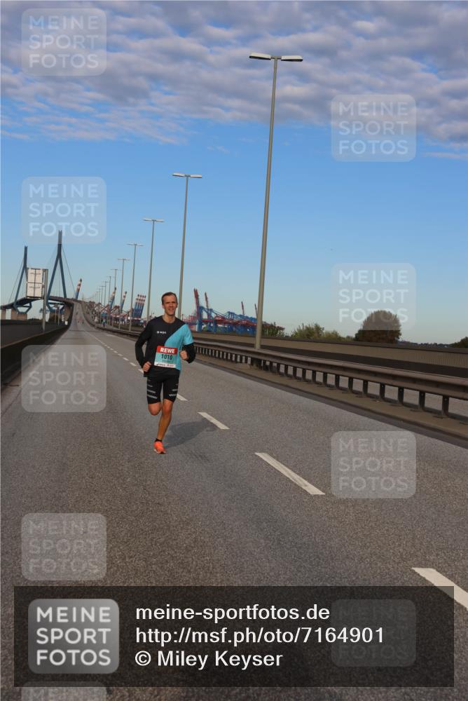 03.10.2024 - Köhlbrandbrückenlauf Miley Keyser http://msf.ph/oto/7164901 03.10.2024 09:32:41 Position 3 1010 meine-sportfotos.de