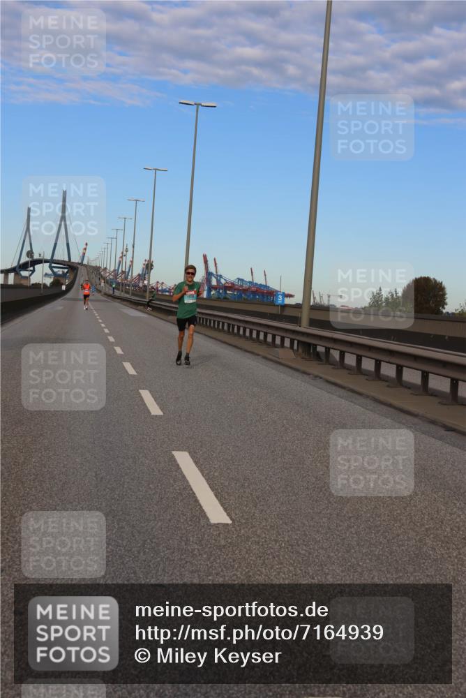 03.10.2024 - Köhlbrandbrückenlauf Miley Keyser http://msf.ph/oto/7164939 03.10.2024 09:33:42 Position 3  meine-sportfotos.de