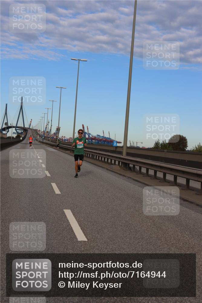 03.10.2024 - Köhlbrandbrückenlauf Miley Keyser http://msf.ph/oto/7164944 03.10.2024 09:33:43 Position 3 1038 meine-sportfotos.de