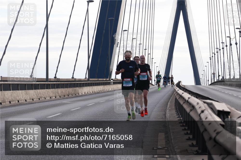 03.10.2024 - Köhlbrandbrückenlauf Matties Gatica Varas http://msf.ph/oto/7165058 03.10.2024 09:18:03 Position 2 1020, 2423 meine-sportfotos.de