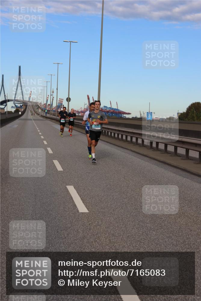 03.10.2024 - Köhlbrandbrückenlauf Miley Keyser http://msf.ph/oto/7165083 03.10.2024 09:34:50 Position 3 3676 meine-sportfotos.de