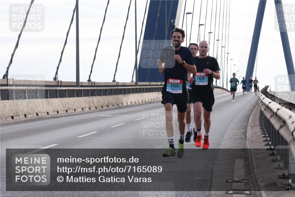 03.10.2024 - Köhlbrandbrückenlauf Matties Gatica Varas http://msf.ph/oto/7165089 03.10.2024 09:18:04 Position 2 2423, 1020 meine-sportfotos.de
