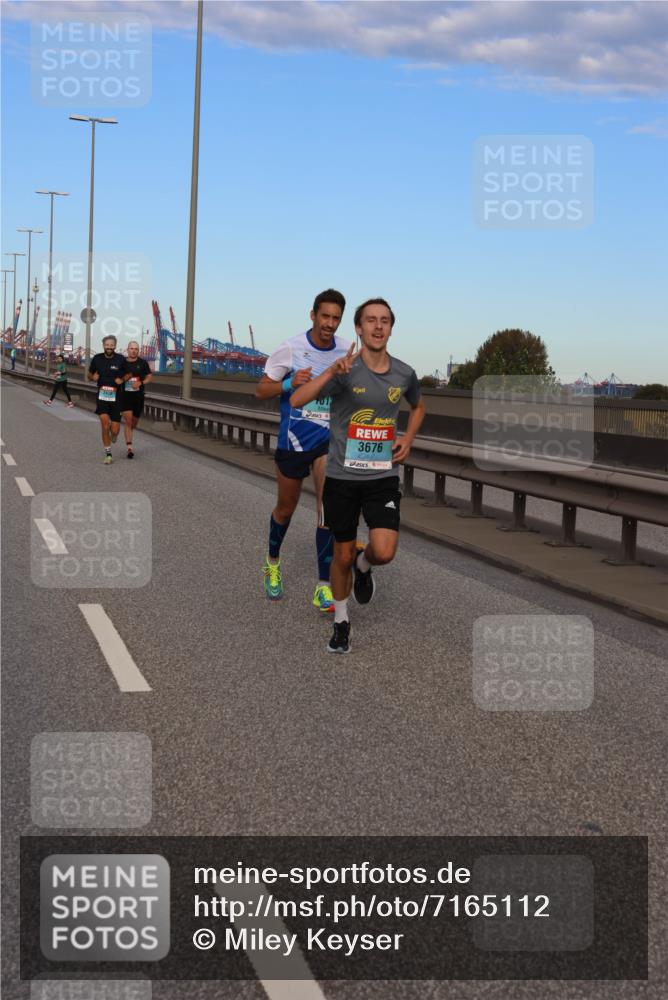 03.10.2024 - Köhlbrandbrückenlauf Miley Keyser http://msf.ph/oto/7165112 03.10.2024 09:34:52 Position 3 3676 meine-sportfotos.de