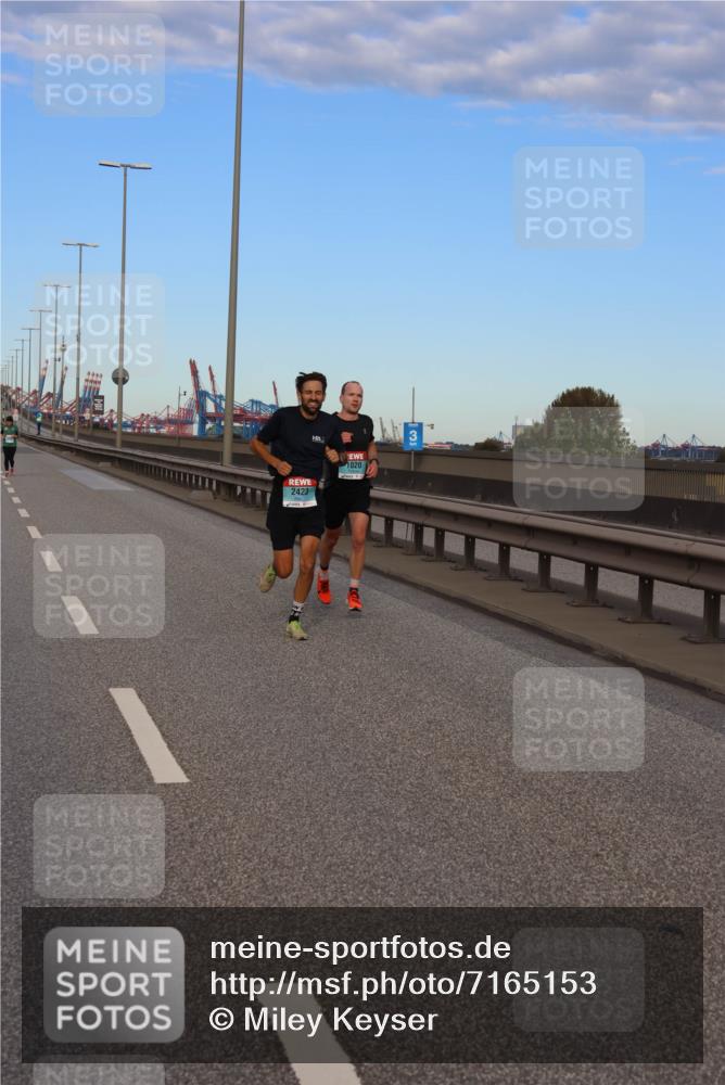 03.10.2024 - Köhlbrandbrückenlauf Miley Keyser http://msf.ph/oto/7165153 03.10.2024 09:34:55 Position 3 1020, 2423 meine-sportfotos.de