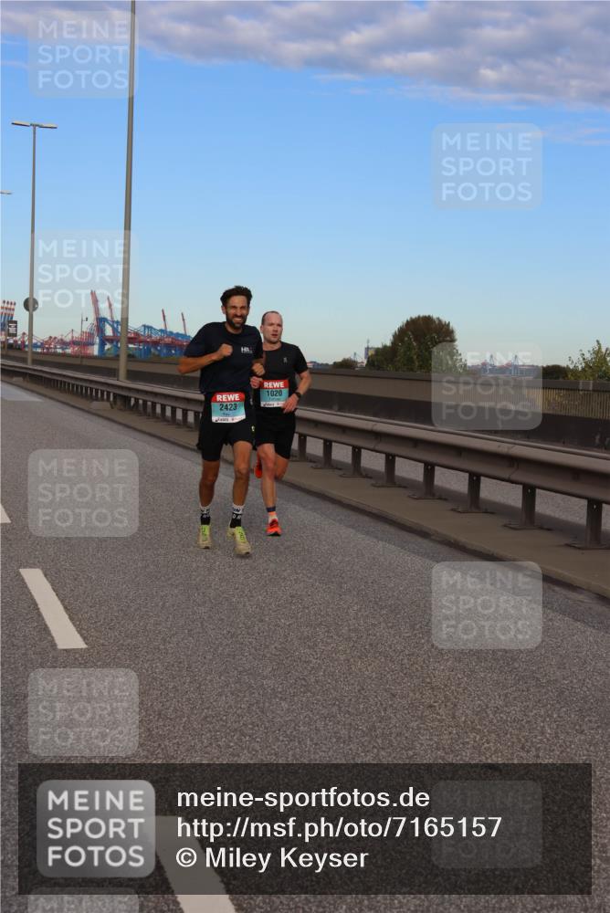 03.10.2024 - Köhlbrandbrückenlauf Miley Keyser http://msf.ph/oto/7165157 03.10.2024 09:34:55 Position 3 2423, 1020, 610 meine-sportfotos.de