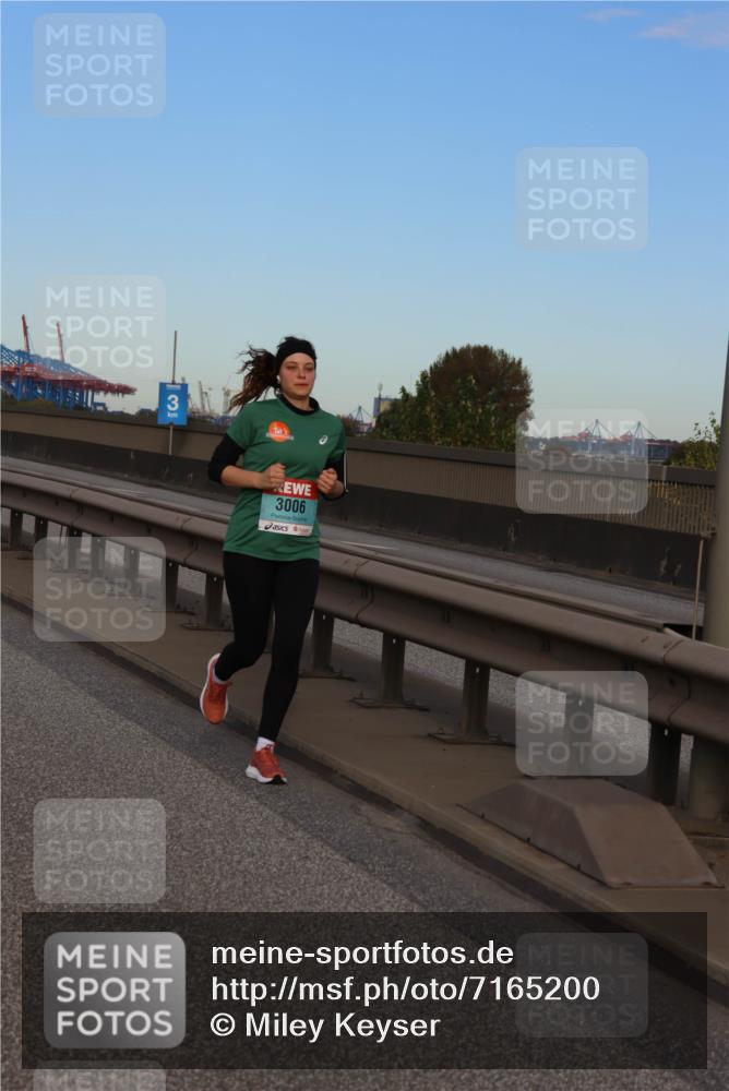 03.10.2024 - Köhlbrandbrückenlauf Miley Keyser http://msf.ph/oto/7165200 03.10.2024 09:35:11 Position 3 3006 meine-sportfotos.de