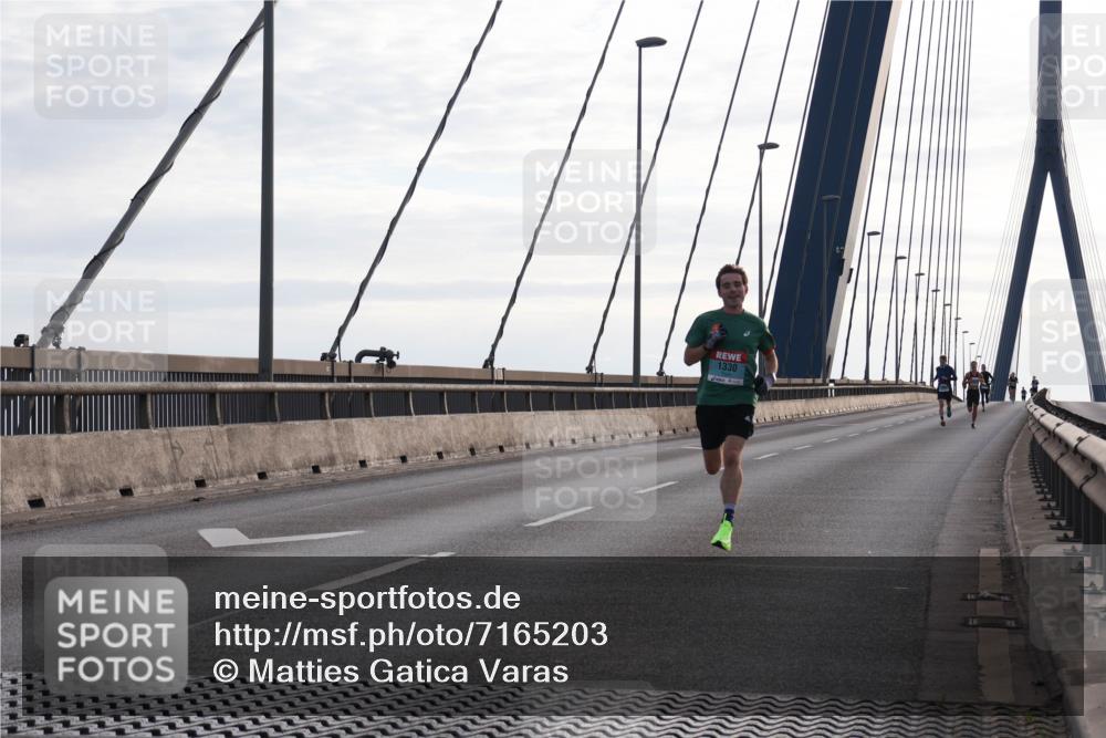 03.10.2024 - Köhlbrandbrückenlauf Matties Gatica Varas http://msf.ph/oto/7165203 03.10.2024 09:18:14 Position 2 1330 meine-sportfotos.de