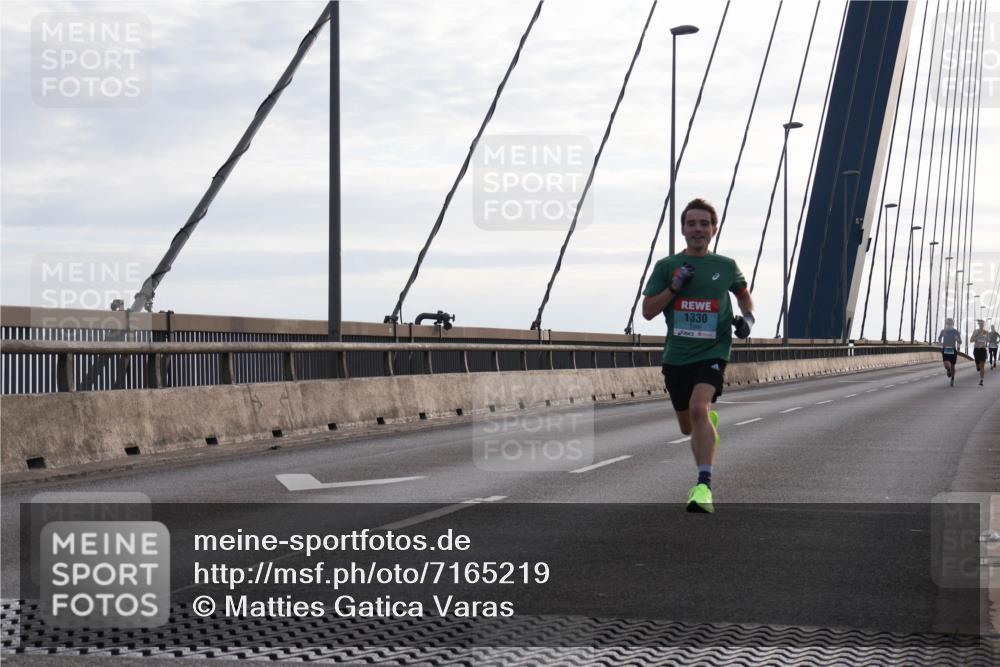 03.10.2024 - Köhlbrandbrückenlauf Matties Gatica Varas http://msf.ph/oto/7165219 03.10.2024 09:18:15 Position 2 1330 meine-sportfotos.de
