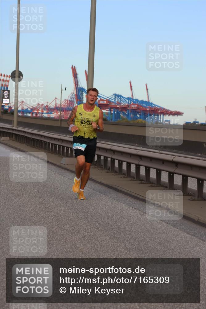 03.10.2024 - Köhlbrandbrückenlauf Miley Keyser http://msf.ph/oto/7165309 03.10.2024 09:36:06 Position 3 100 meine-sportfotos.de