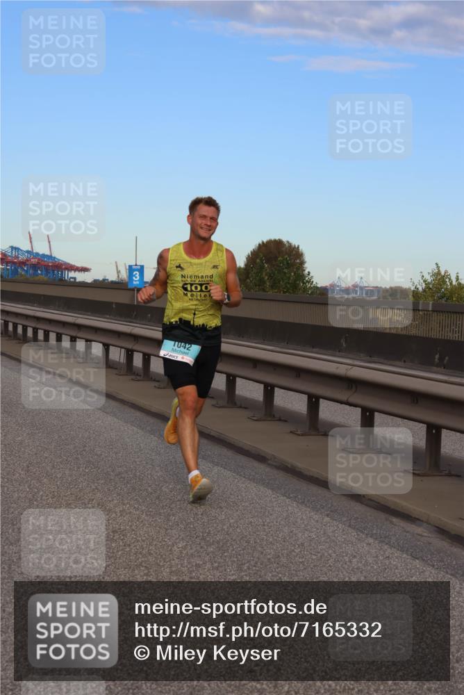 03.10.2024 - Köhlbrandbrückenlauf Miley Keyser http://msf.ph/oto/7165332 03.10.2024 09:36:09 Position 3 3, 100, 1042 meine-sportfotos.de