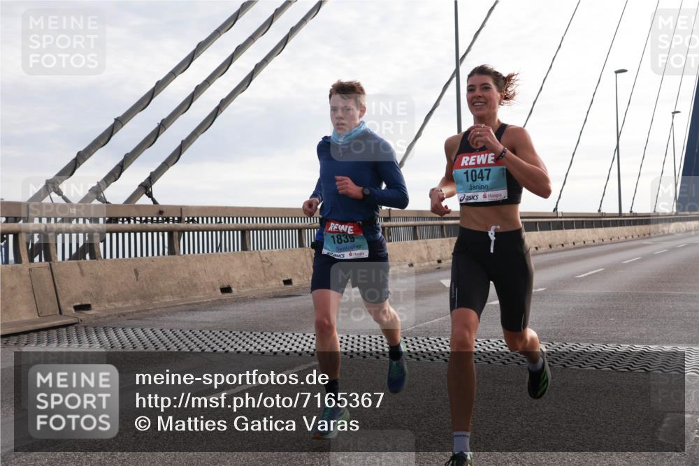 03.10.2024 - Köhlbrandbrückenlauf Matties Gatica Varas http://msf.ph/oto/7165367 03.10.2024 09:18:27 Position 2 1839, 1047 meine-sportfotos.de