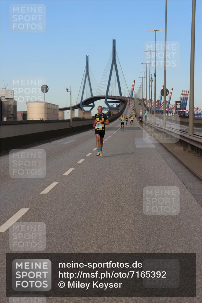 03.10.2024 - Köhlbrandbrückenlauf Miley Keyser http://msf.ph/oto/7165392 03.10.2024 09:36:55 Position 3  meine-sportfotos.de