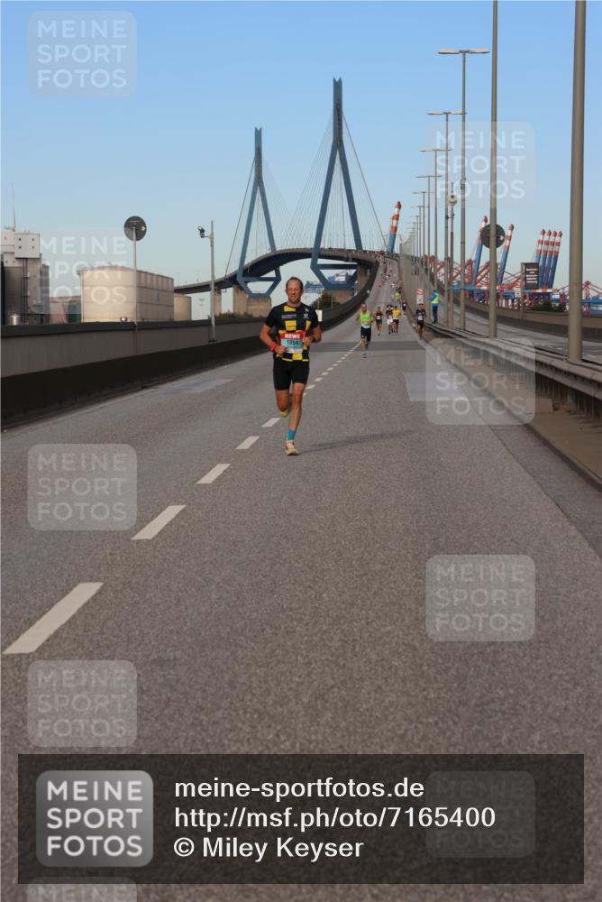 03.10.2024 - Köhlbrandbrückenlauf Miley Keyser http://msf.ph/oto/7165400 03.10.2024 09:36:56 Position 3 1054 meine-sportfotos.de