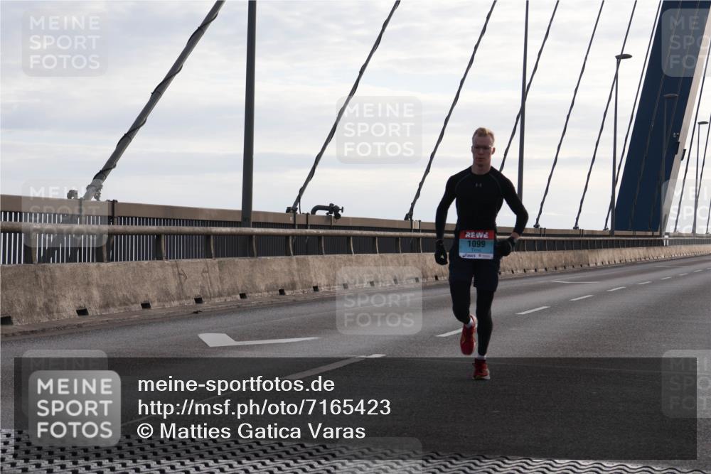 03.10.2024 - Köhlbrandbrückenlauf Matties Gatica Varas http://msf.ph/oto/7165423 03.10.2024 09:18:32 Position 2 1099 meine-sportfotos.de