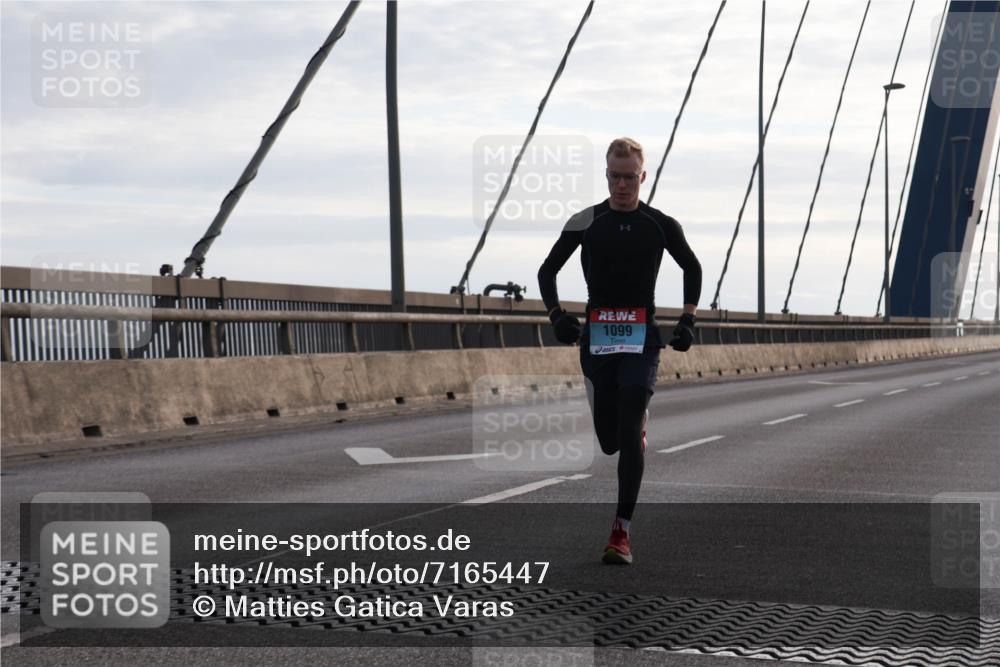 03.10.2024 - Köhlbrandbrückenlauf Matties Gatica Varas http://msf.ph/oto/7165447 03.10.2024 09:18:32 Position 2 1099 meine-sportfotos.de