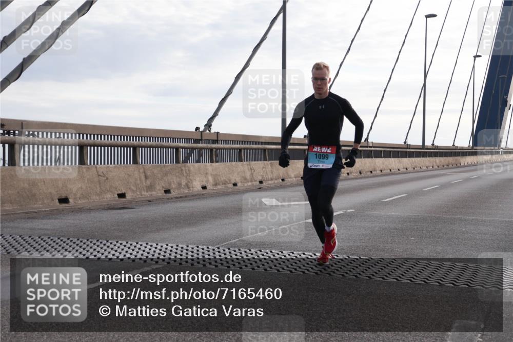 03.10.2024 - Köhlbrandbrückenlauf Matties Gatica Varas http://msf.ph/oto/7165460 03.10.2024 09:18:33 Position 2 1099 meine-sportfotos.de
