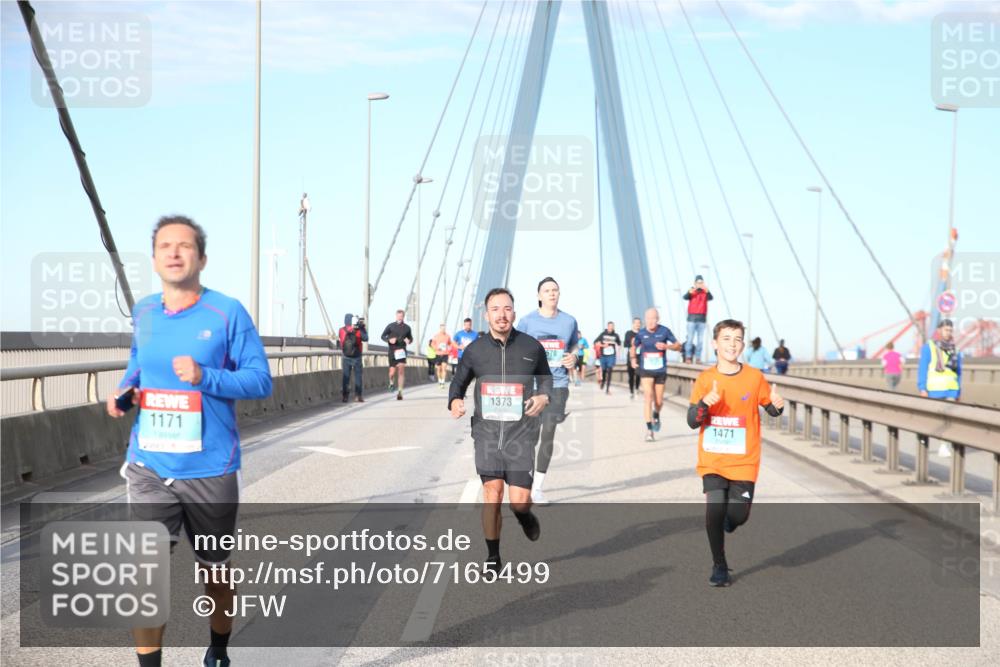 03.10.2024 - Köhlbrandbrückenlauf Jannik Wohlers http://msf.ph/oto/7165499 03.10.2024 09:41:51 Position 2 1171, 1373, 1471 meine-sportfotos.de