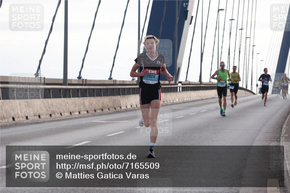 03.10.2024 - Köhlbrandbrückenlauf Matties Gatica Varas http://msf.ph/oto/7165509 03.10.2024 09:18:43 Position 2 2, 1024, 1018 meine-sportfotos.de