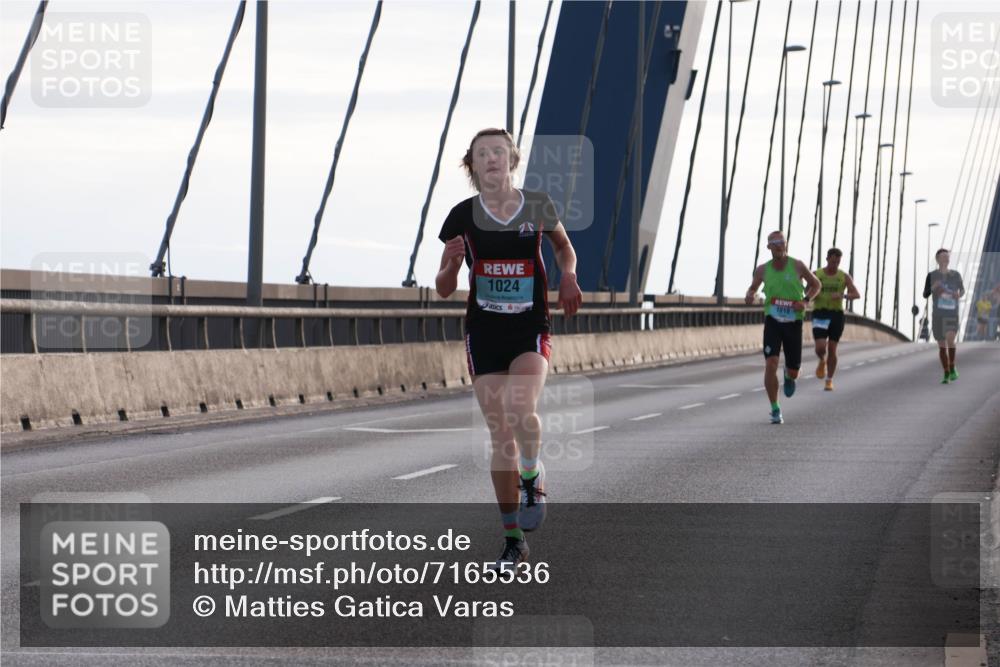 03.10.2024 - Köhlbrandbrückenlauf Matties Gatica Varas http://msf.ph/oto/7165536 03.10.2024 09:18:44 Position 2 1024, 1018 meine-sportfotos.de