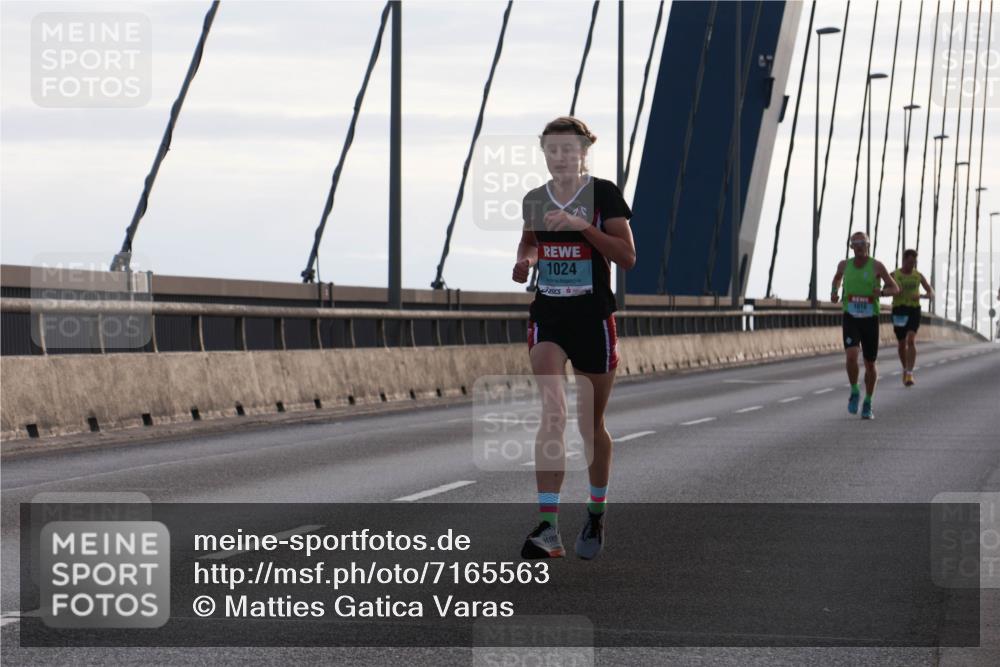 03.10.2024 - Köhlbrandbrückenlauf Matties Gatica Varas http://msf.ph/oto/7165563 03.10.2024 09:18:44 Position 2 1024, 1016 meine-sportfotos.de