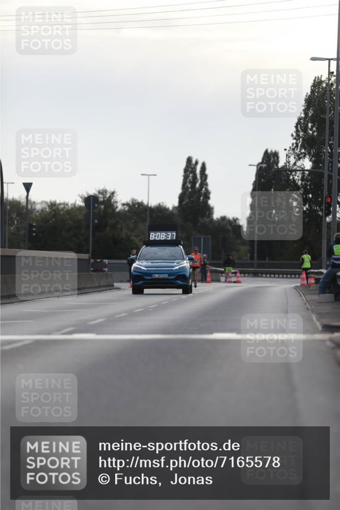 03.10.2024 - Köhlbrandbrückenlauf Fuchs,  Jonas http://msf.ph/oto/7165578 03.10.2024 09:08:22 Position 3 8, 08, 37, 124 meine-sportfotos.de