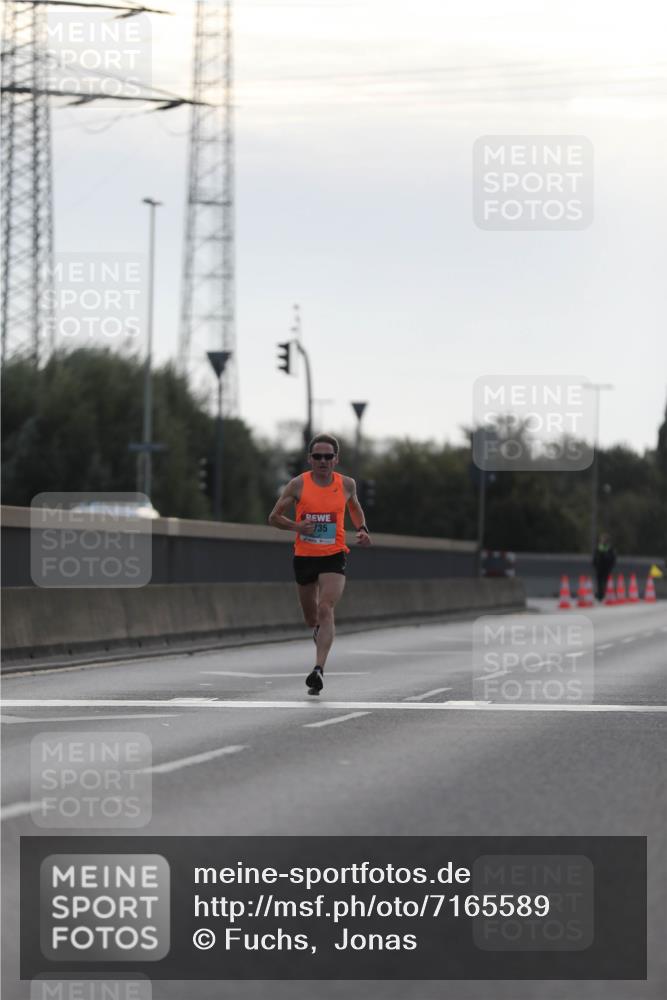 03.10.2024 - Köhlbrandbrückenlauf Fuchs,  Jonas http://msf.ph/oto/7165589 03.10.2024 09:08:37 Position 3 135 meine-sportfotos.de