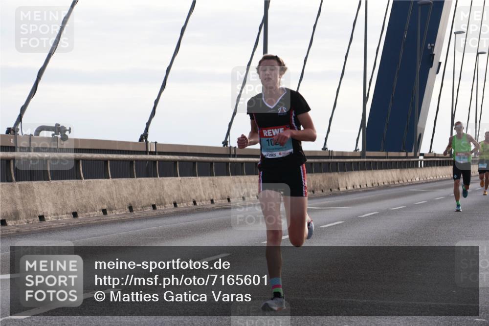 03.10.2024 - Köhlbrandbrückenlauf Matties Gatica Varas http://msf.ph/oto/7165601 03.10.2024 09:18:45 Position 2 102, 1018 meine-sportfotos.de