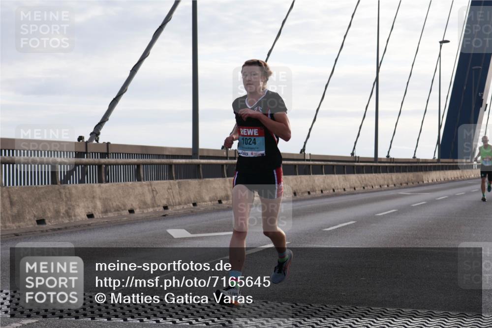 03.10.2024 - Köhlbrandbrückenlauf Matties Gatica Varas http://msf.ph/oto/7165645 03.10.2024 09:18:46 Position 2 1024 meine-sportfotos.de
