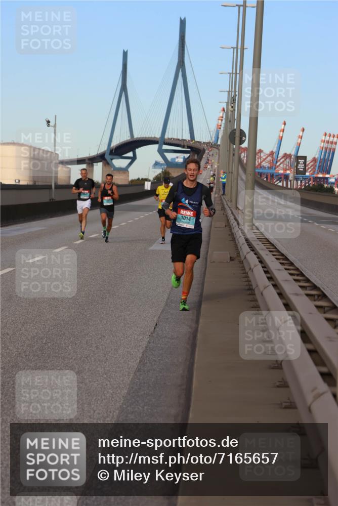 03.10.2024 - Köhlbrandbrückenlauf Miley Keyser http://msf.ph/oto/7165657 03.10.2024 09:37:26 Position 3 1043, 1014 meine-sportfotos.de
