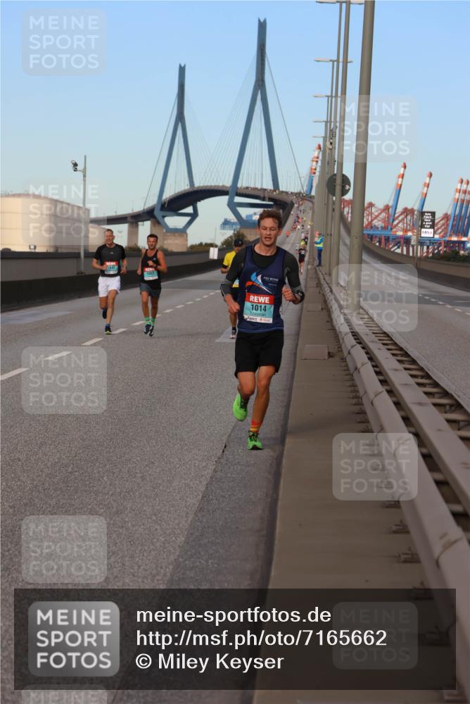 03.10.2024 - Köhlbrandbrückenlauf Miley Keyser http://msf.ph/oto/7165662 03.10.2024 09:37:27 Position 3 1043, 1014 meine-sportfotos.de