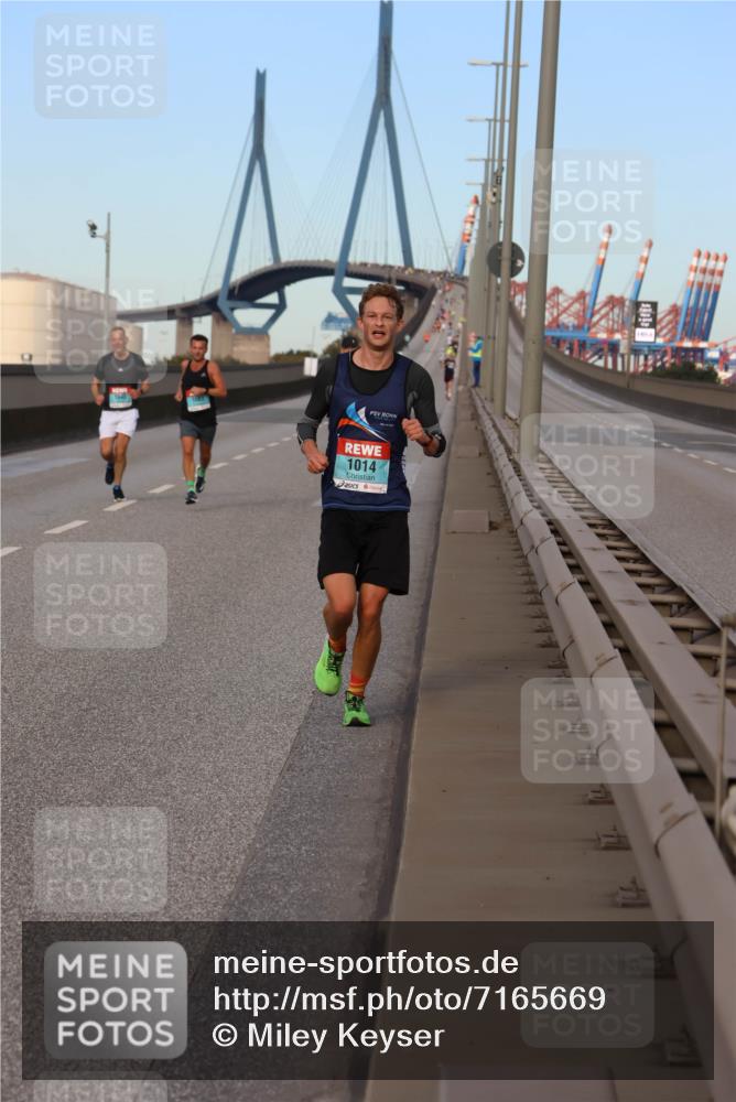 03.10.2024 - Köhlbrandbrückenlauf Miley Keyser http://msf.ph/oto/7165669 03.10.2024 09:37:27 Position 3 1014 meine-sportfotos.de